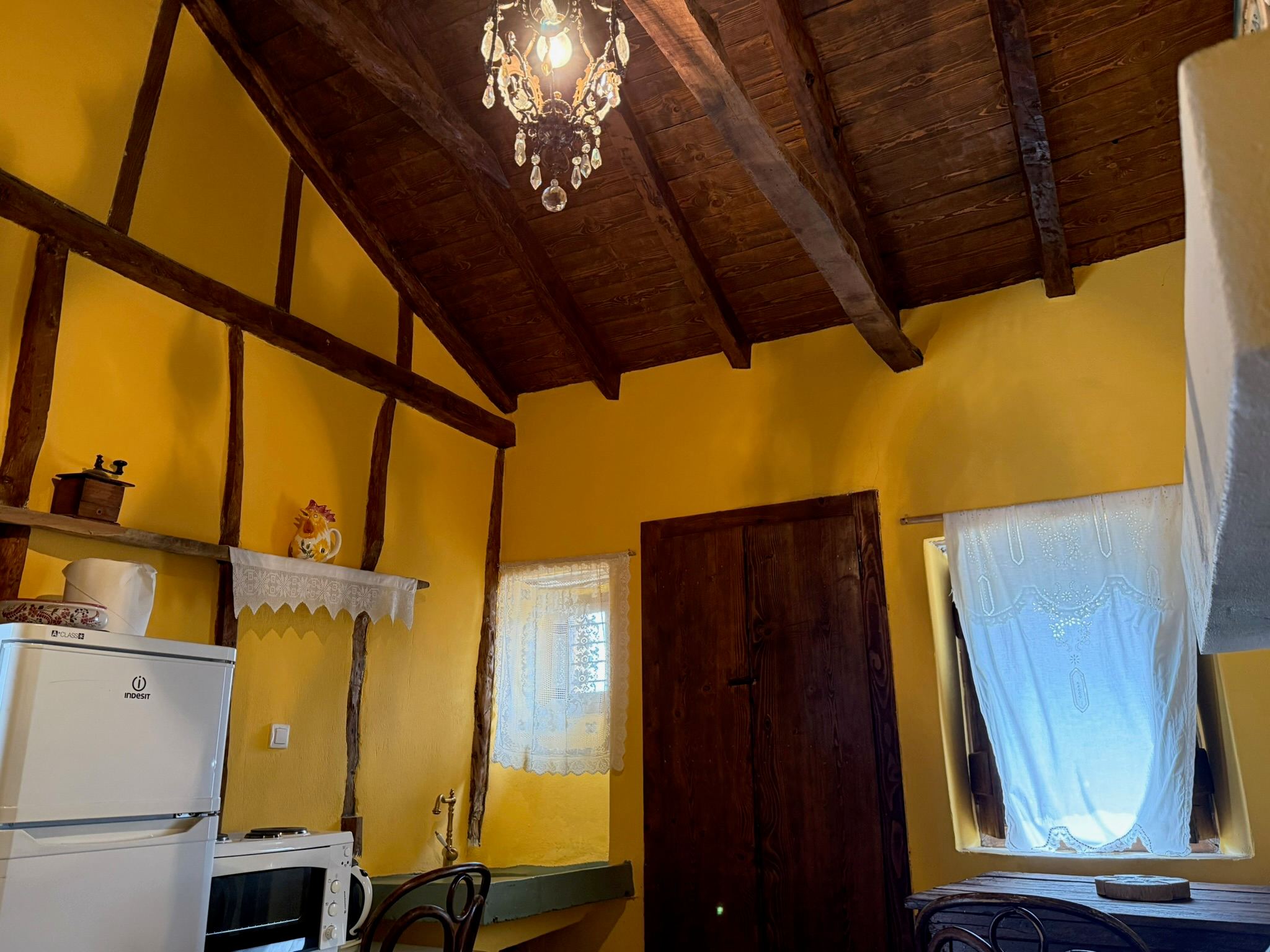 The ochre room and preserved timber construction