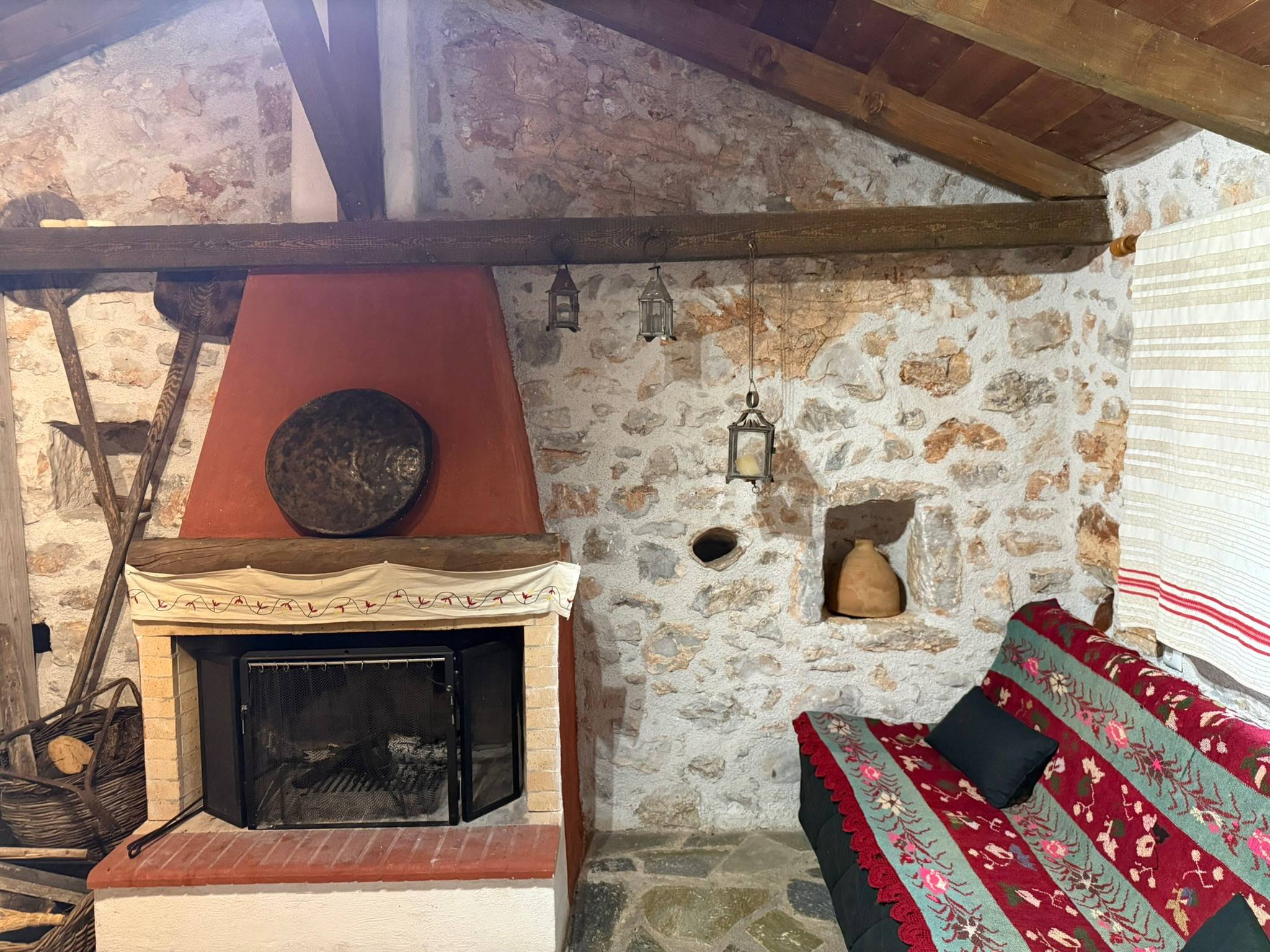 Cottage Nest 1790 fireplace and stone interior