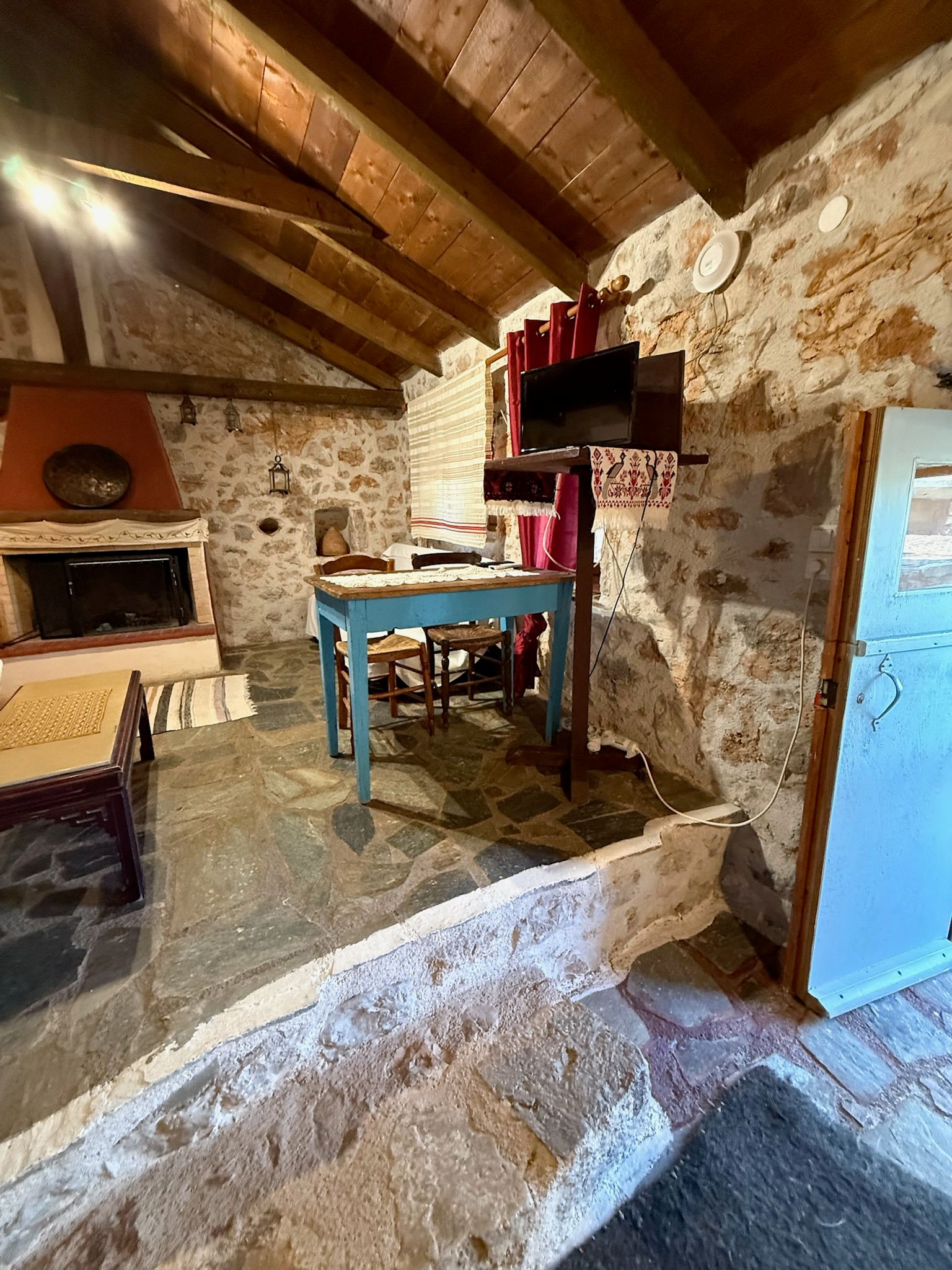 Dining corner by the fireplace