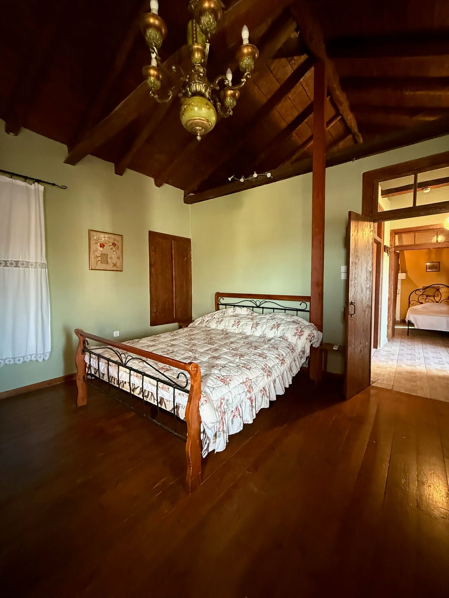 Connected rooms of Oikos 1860